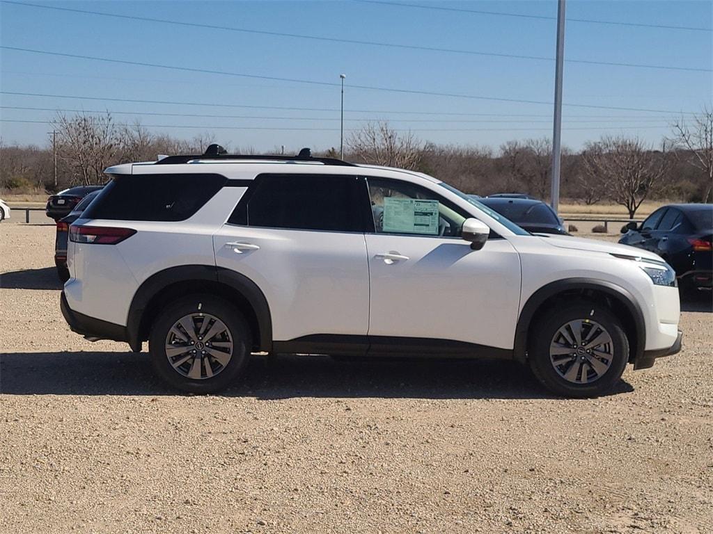 new 2025 Nissan Pathfinder car, priced at $40,083