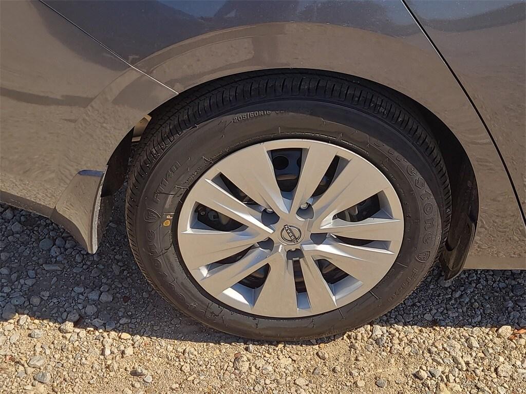 new 2025 Nissan Sentra car, priced at $21,021