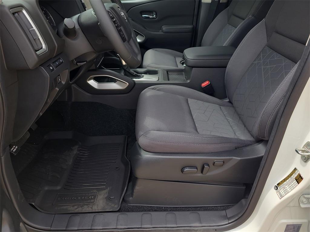 new 2025 Nissan Frontier car, priced at $35,268