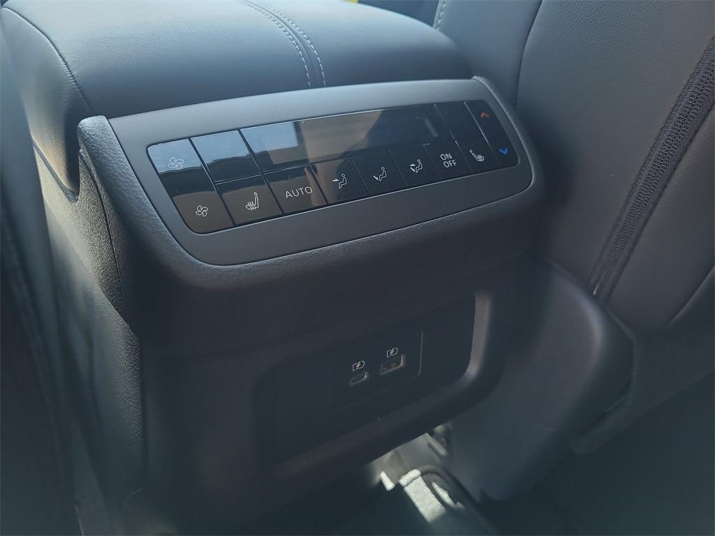 new 2025 Nissan Pathfinder car, priced at $46,555
