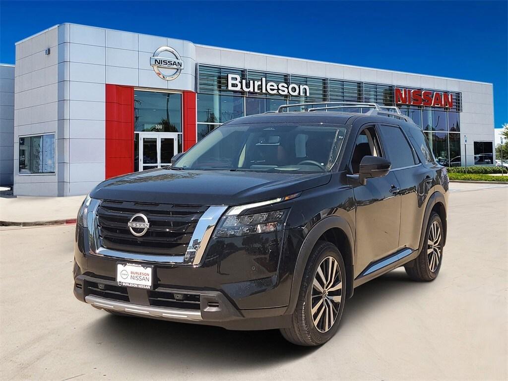 new 2025 Nissan Pathfinder car, priced at $46,856