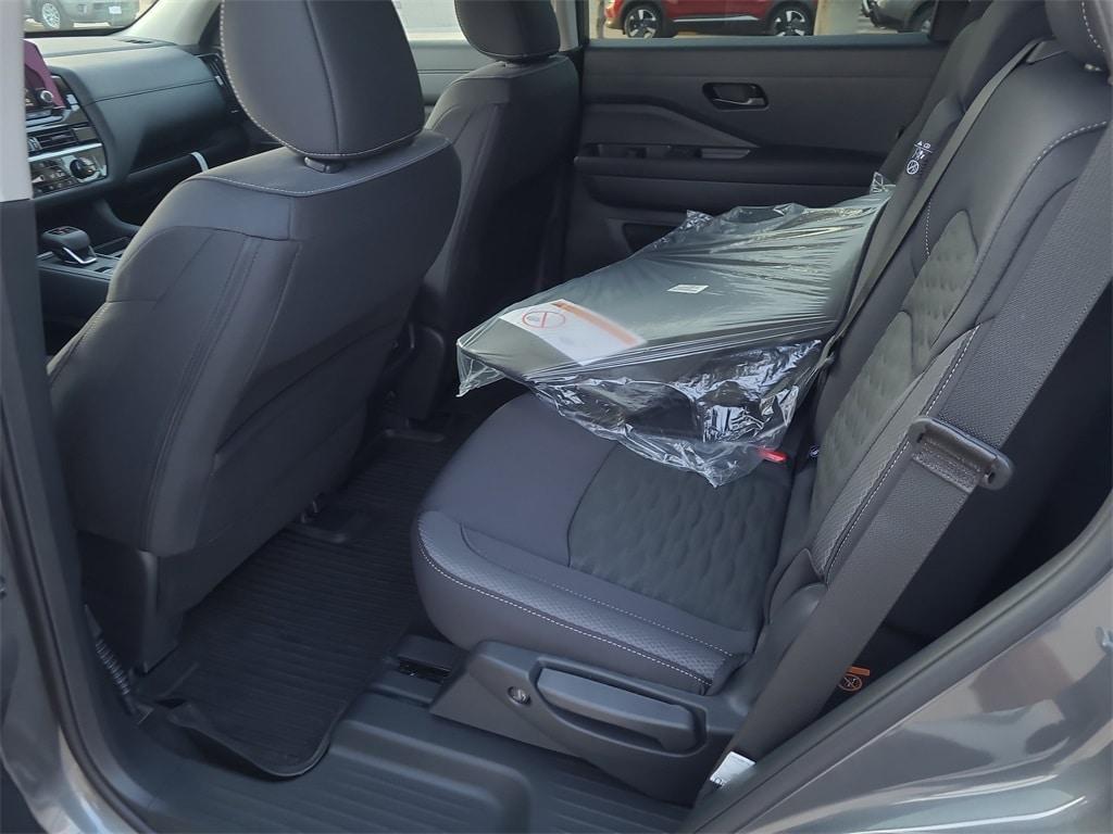 new 2025 Nissan Pathfinder car, priced at $37,922
