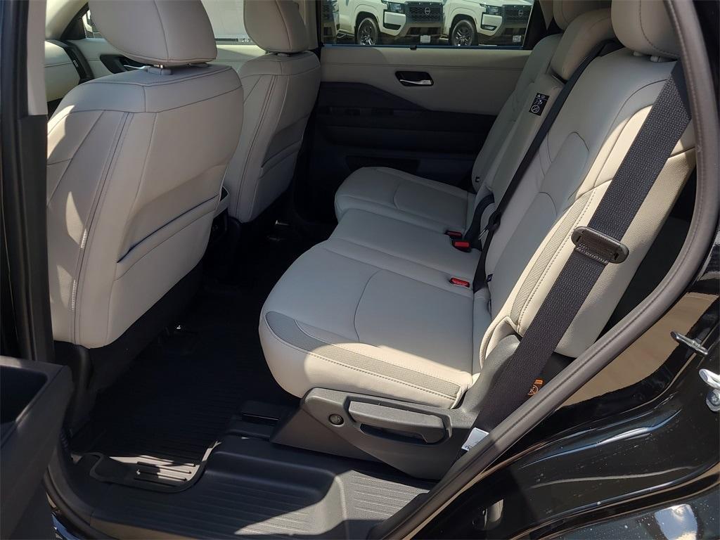new 2025 Nissan Pathfinder car, priced at $41,625