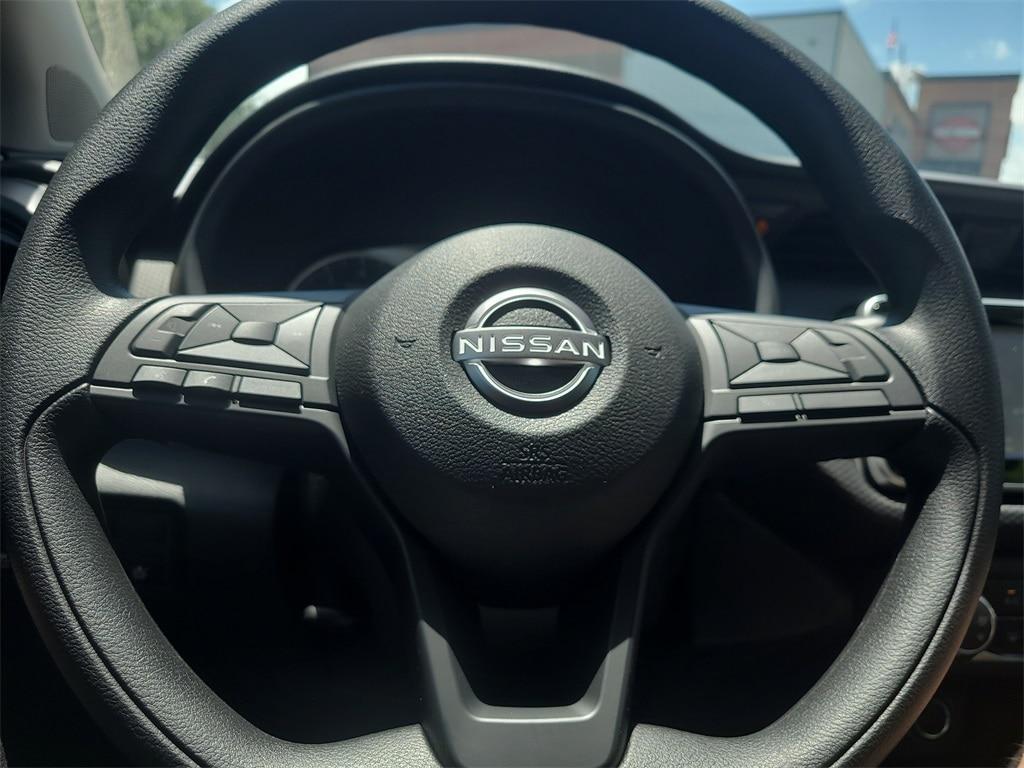 new 2025 Nissan Kicks Play car, priced at $22,357