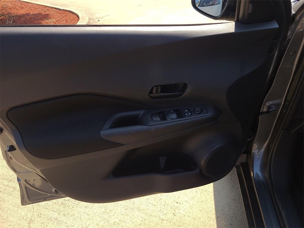 new 2025 Nissan Kicks Play car, priced at $20,525