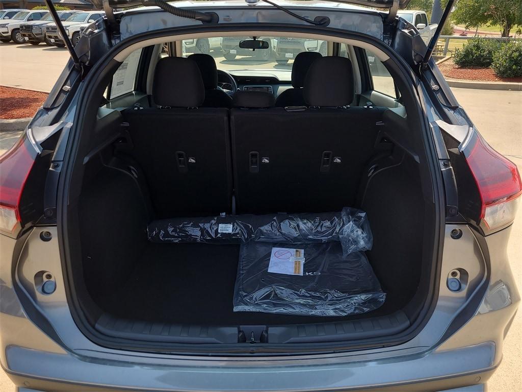 new 2025 Nissan Kicks Play car, priced at $20,525