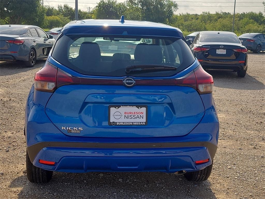 new 2025 Nissan Kicks Play car, priced at $23,700