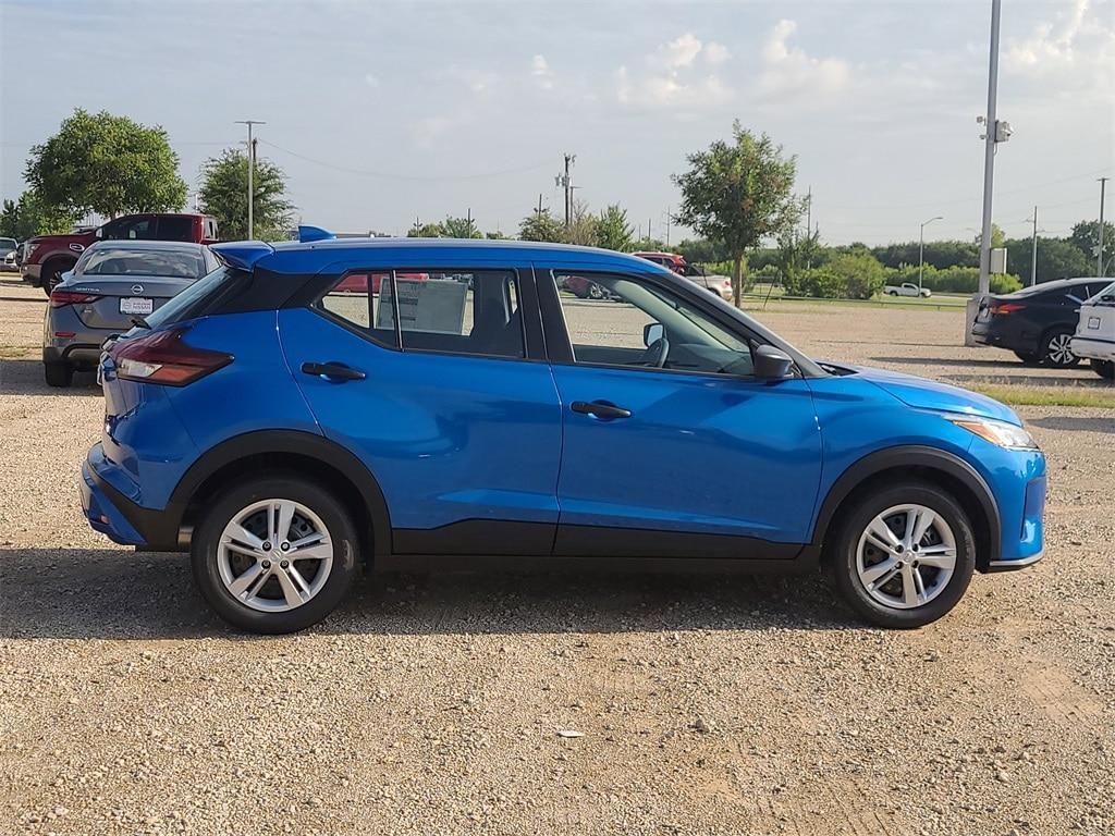 new 2025 Nissan Kicks Play car, priced at $23,700