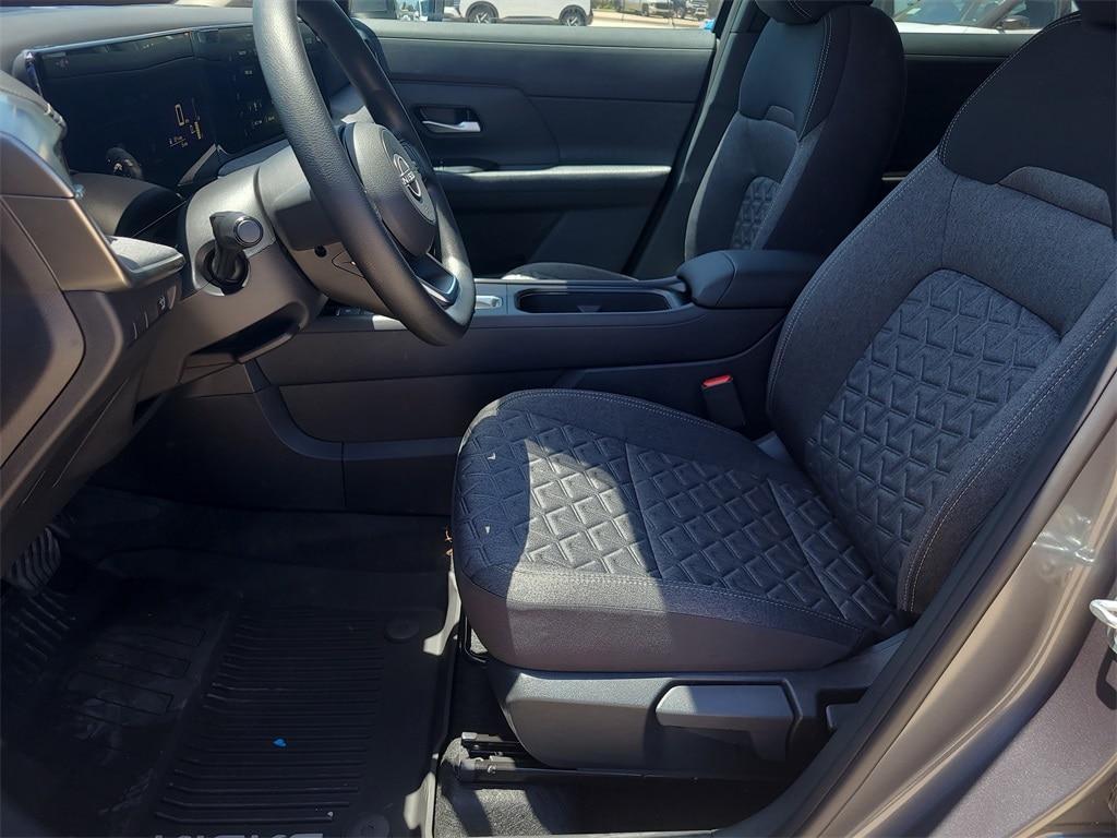 new 2025 Nissan Kicks car, priced at $23,729