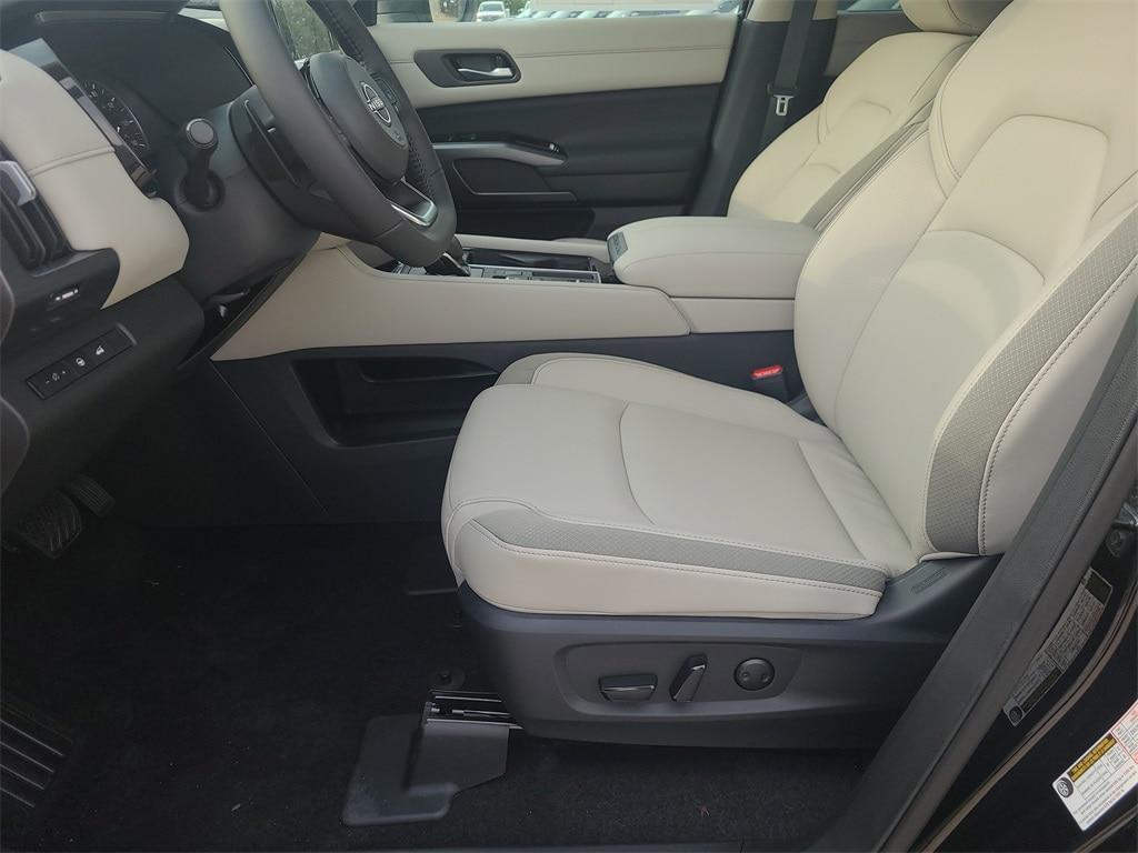 new 2025 Nissan Pathfinder car, priced at $41,625