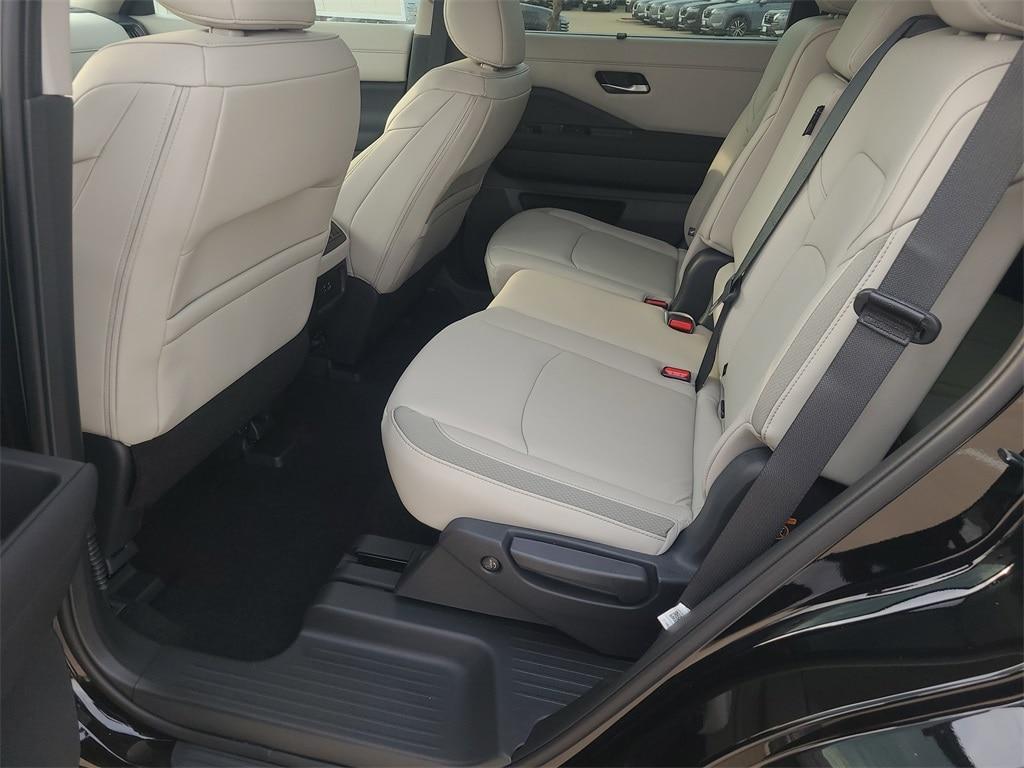 new 2025 Nissan Pathfinder car, priced at $41,625