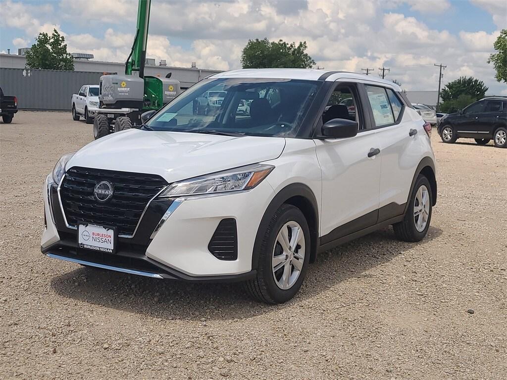 new 2025 Nissan Kicks Play car, priced at $22,857
