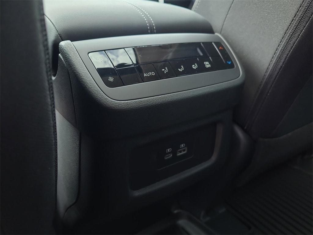 new 2025 Nissan Pathfinder car, priced at $39,692