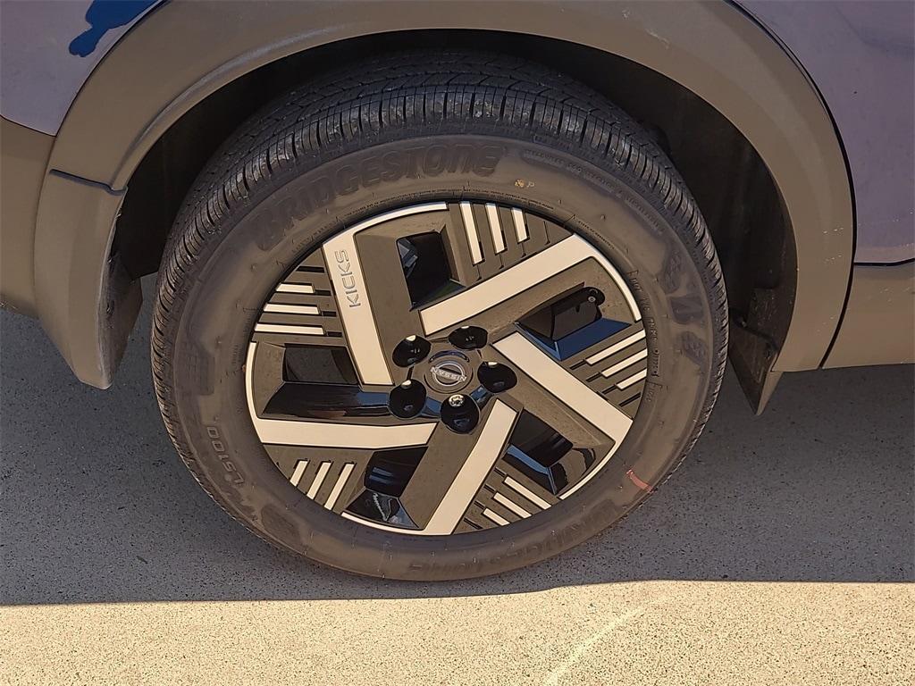 new 2025 Nissan Kicks car, priced at $24,656