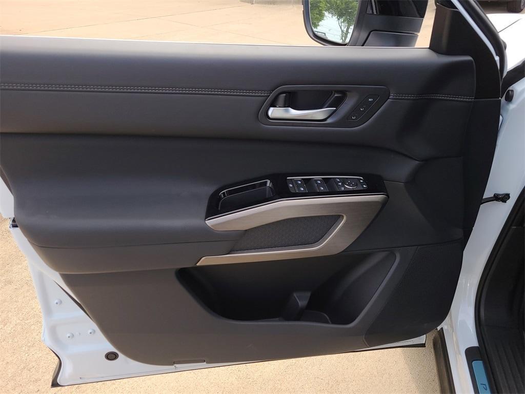 new 2025 Nissan Pathfinder car, priced at $49,132