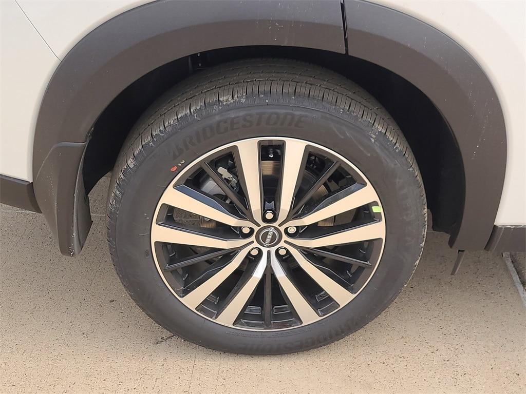 new 2025 Nissan Pathfinder car, priced at $49,132