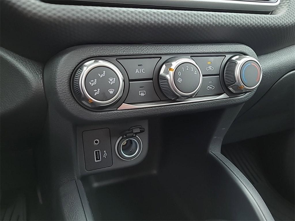new 2025 Nissan Kicks car, priced at $22,857