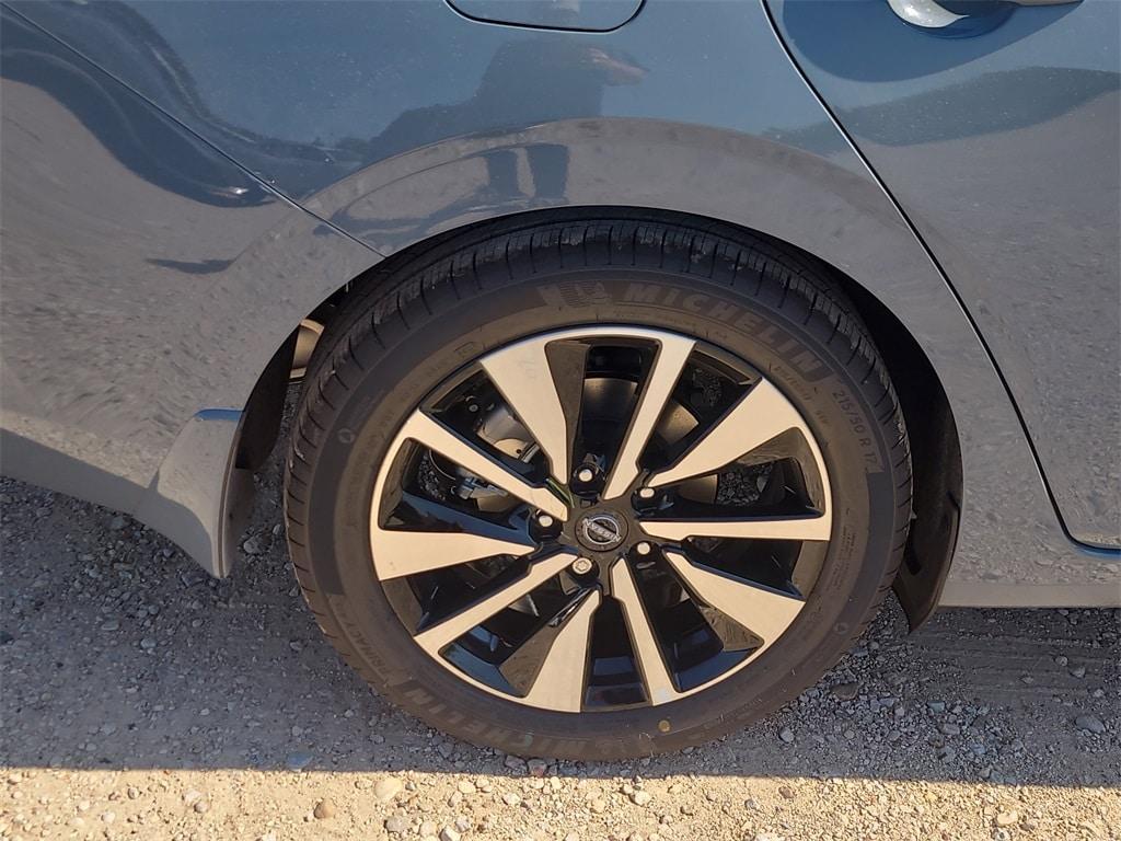 new 2025 Nissan Sentra car, priced at $25,986