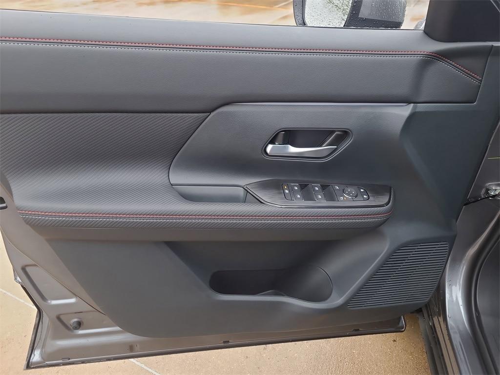 new 2025 Nissan Kicks car, priced at $27,677