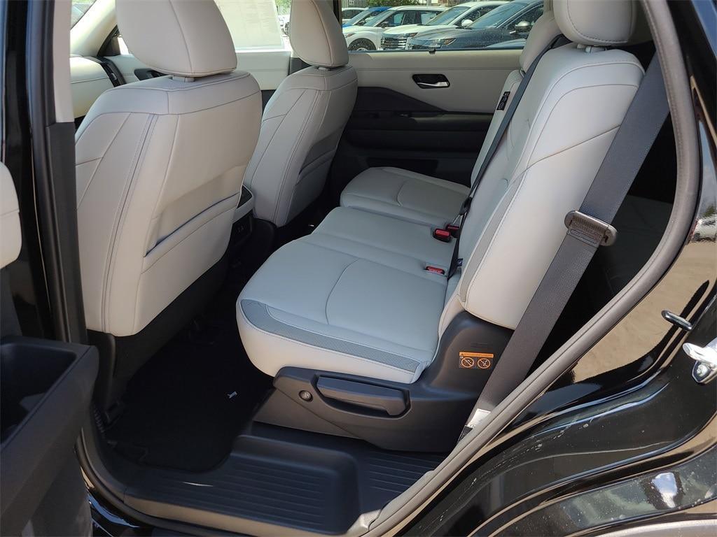 new 2025 Nissan Pathfinder car, priced at $35,425