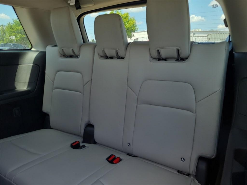 new 2025 Nissan Pathfinder car, priced at $35,425