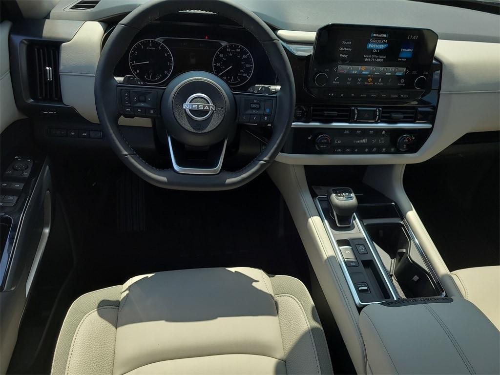 new 2025 Nissan Pathfinder car, priced at $35,425