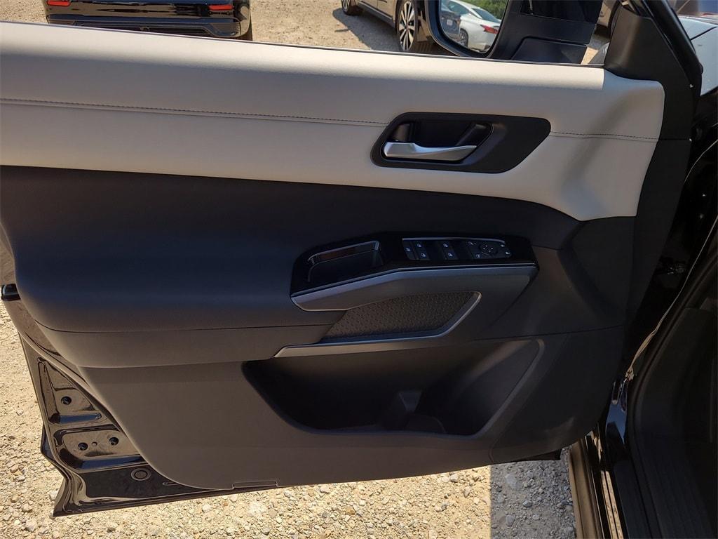 new 2025 Nissan Pathfinder car, priced at $35,425