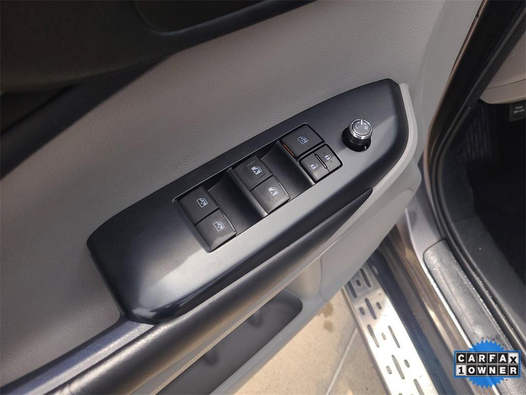 used 2018 Toyota Highlander car, priced at $25,933