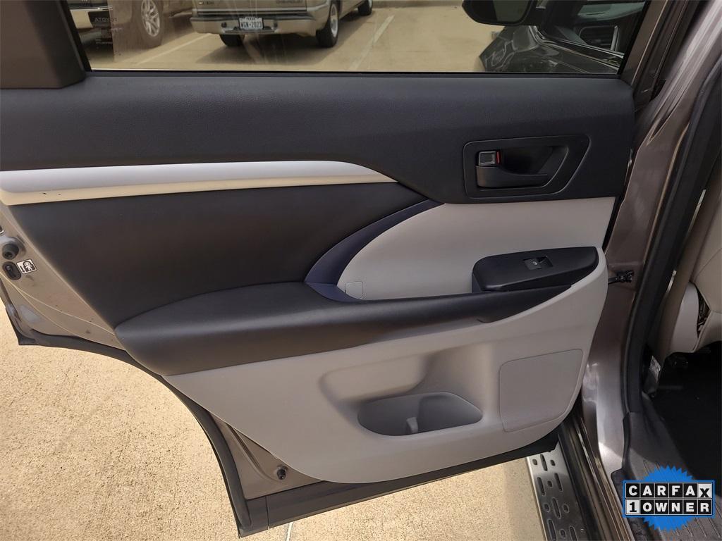 used 2018 Toyota Highlander car, priced at $25,933