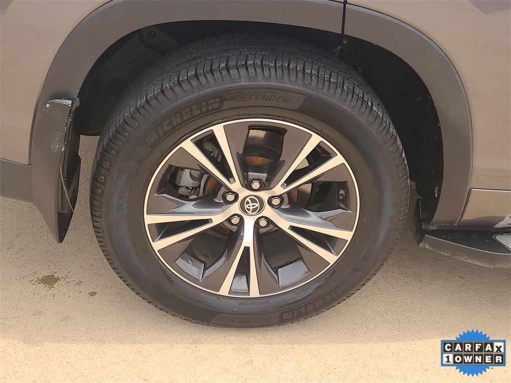 used 2018 Toyota Highlander car, priced at $25,933