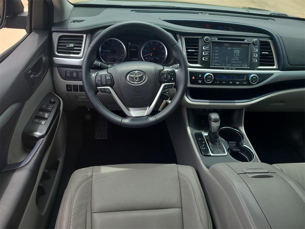 used 2018 Toyota Highlander car, priced at $25,933