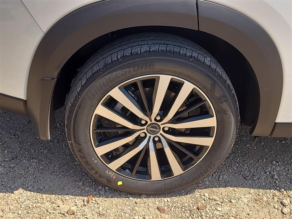 new 2025 Nissan Pathfinder car, priced at $48,456