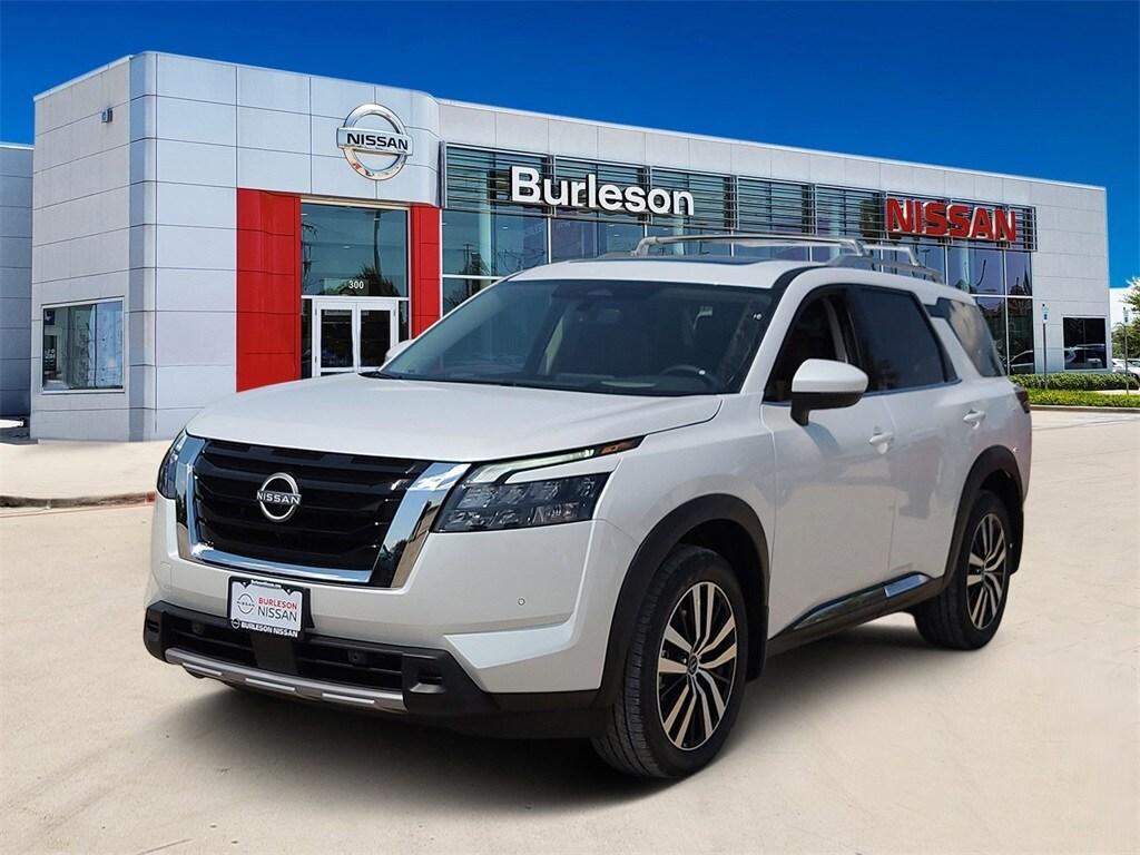 new 2025 Nissan Pathfinder car, priced at $48,456