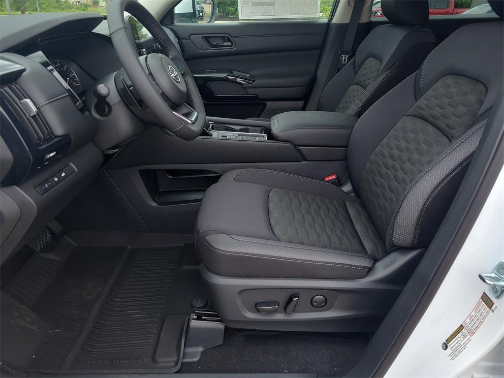 new 2025 Nissan Pathfinder car, priced at $38,320