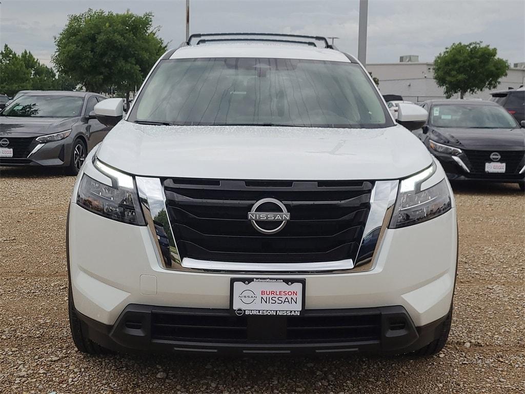 new 2025 Nissan Pathfinder car, priced at $38,320
