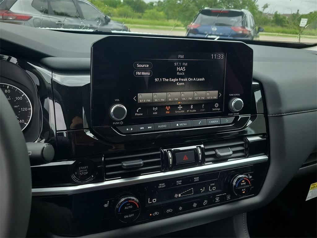 new 2025 Nissan Pathfinder car, priced at $38,320