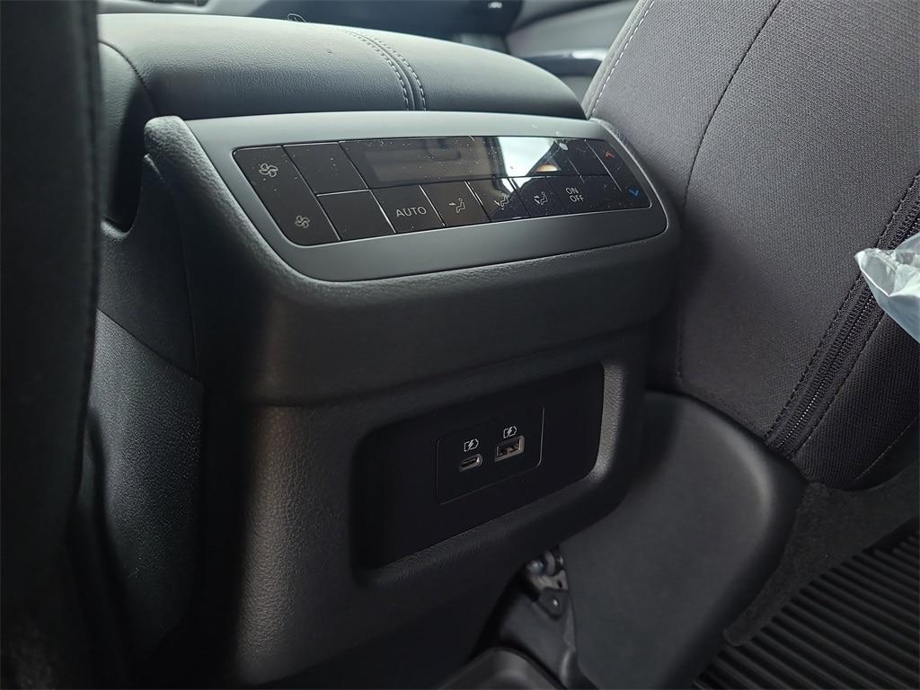 new 2025 Nissan Pathfinder car, priced at $38,320