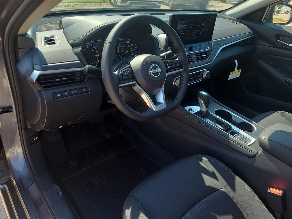 new 2025 Nissan Altima car, priced at $30,091