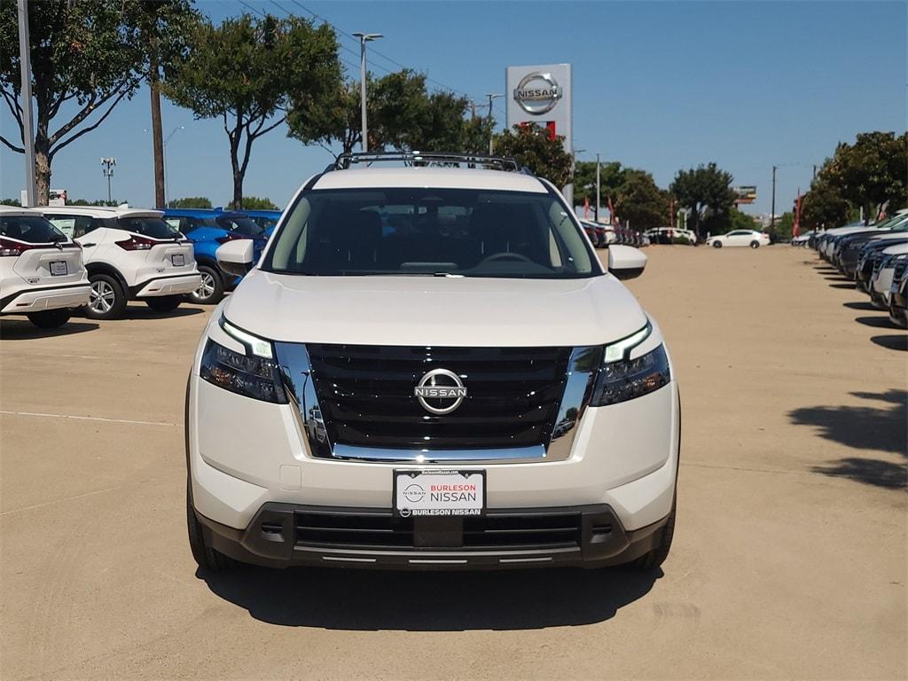 new 2025 Nissan Pathfinder car, priced at $38,305