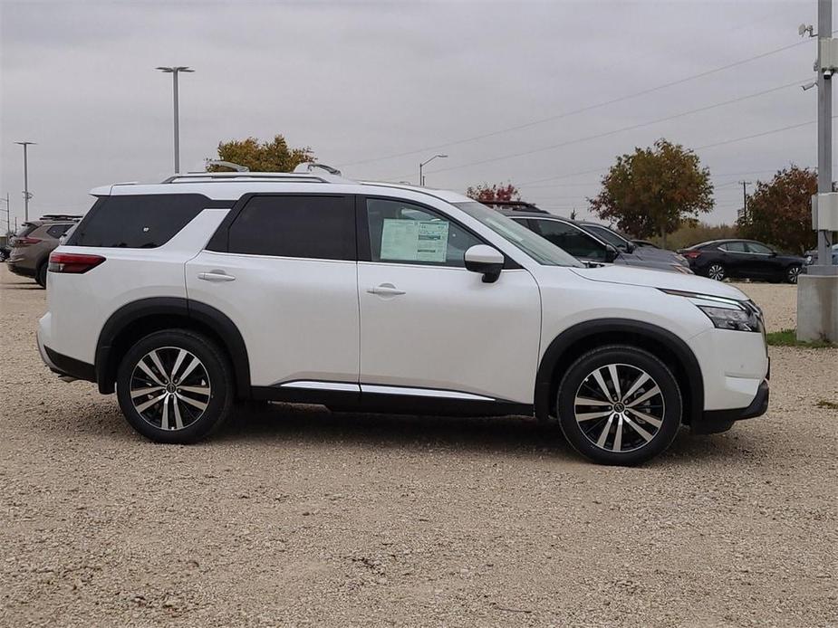 new 2025 Nissan Pathfinder car, priced at $51,099