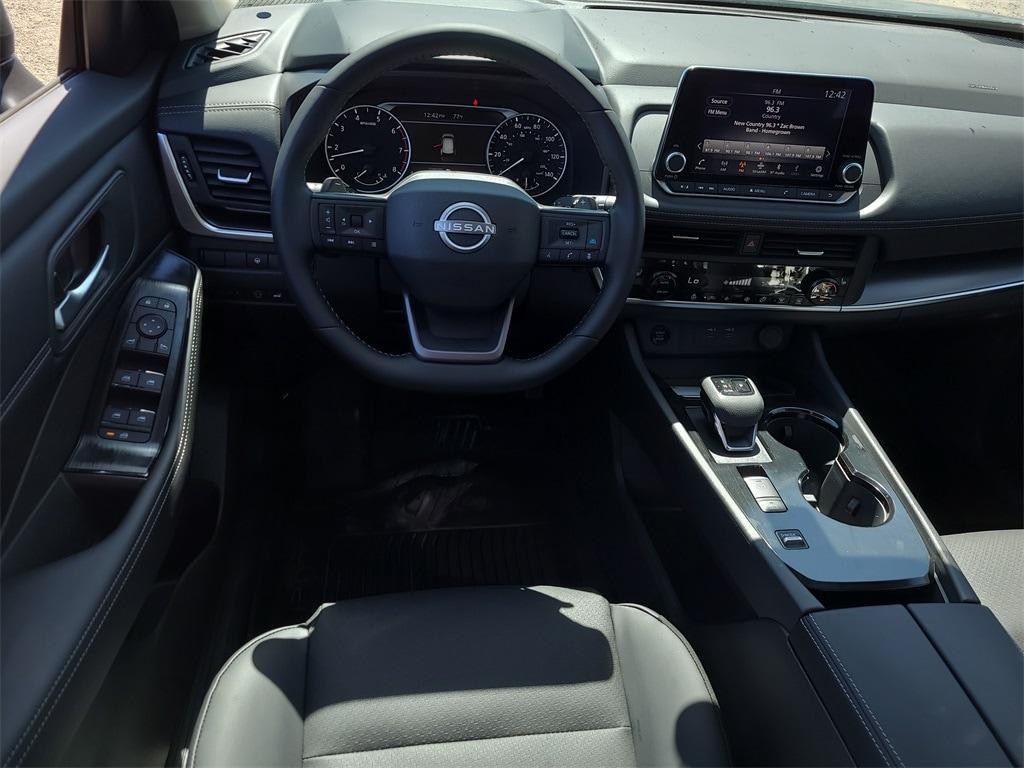 new 2025 Nissan Rogue car, priced at $32,000