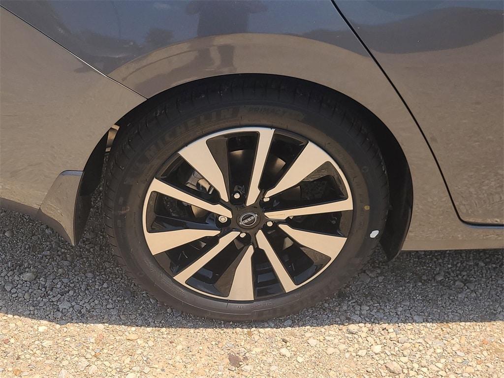 new 2025 Nissan Sentra car, priced at $25,825