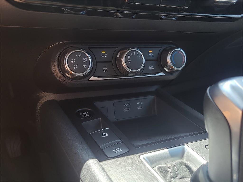 new 2025 Nissan Kicks car, priced at $24,729