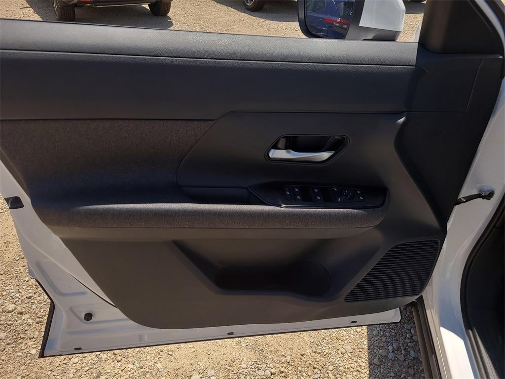 new 2025 Nissan Kicks car, priced at $24,729