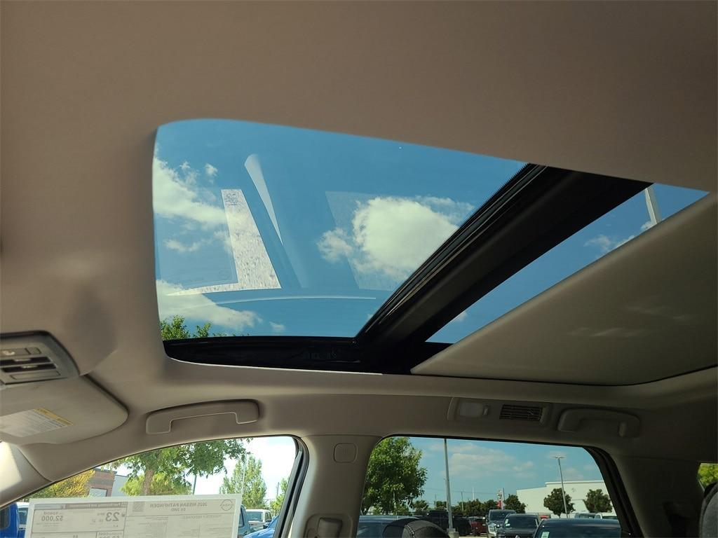 new 2025 Nissan Pathfinder car, priced at $34,810