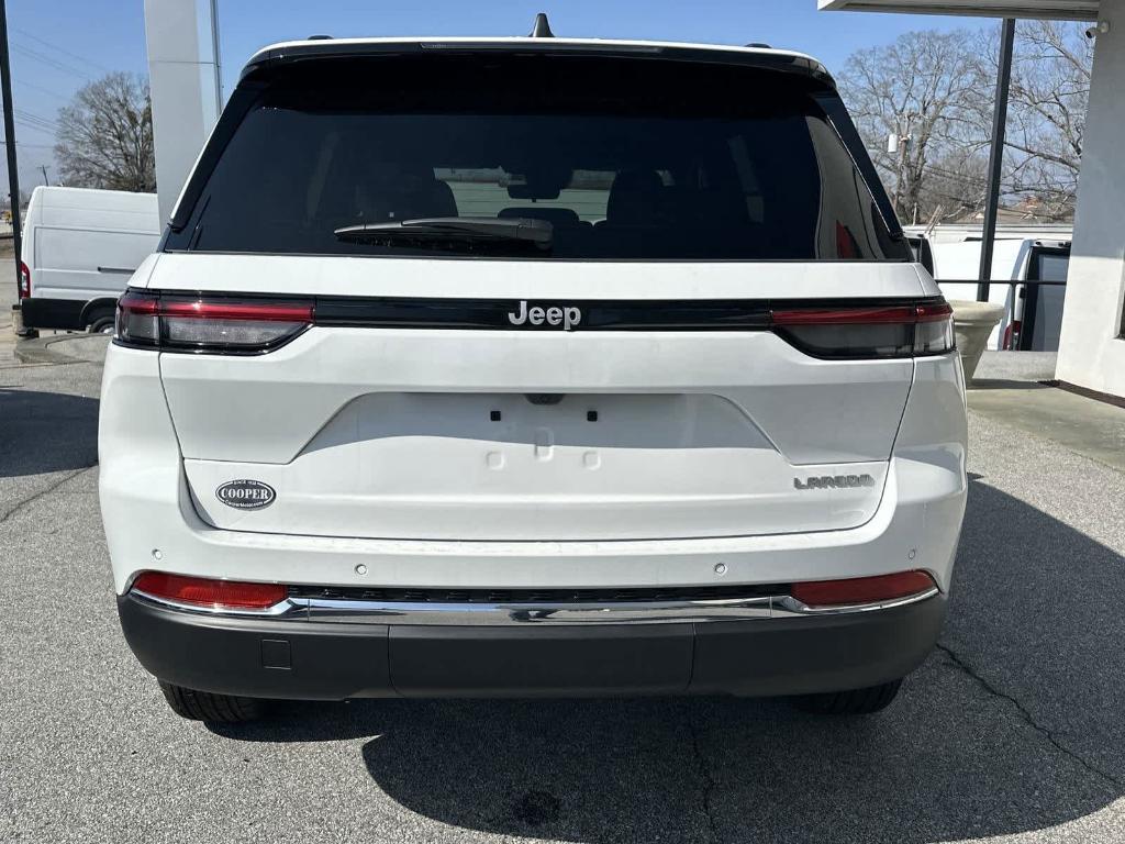 new 2025 Jeep Grand Cherokee car, priced at $41,070