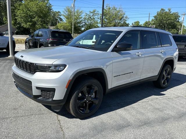 new 2024 Jeep Grand Cherokee L car, priced at $49,328