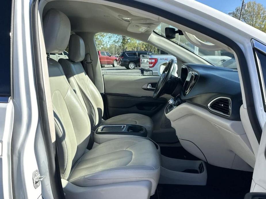 used 2021 Chrysler Pacifica car, priced at $23,178