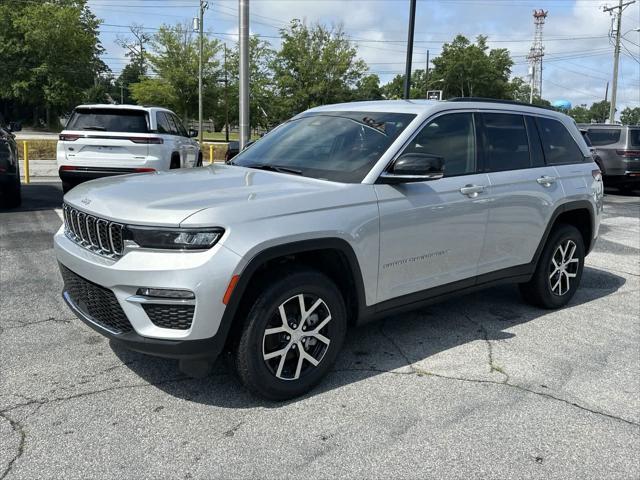 new 2024 Jeep Grand Cherokee car, priced at $49,033