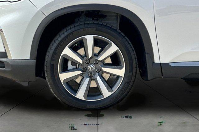 new 2025 Honda Pilot car, priced at $48,391